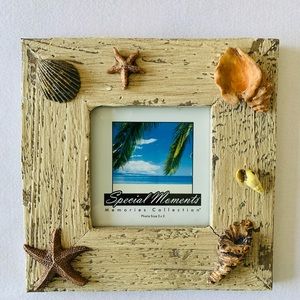 Picture frame. Fits 3”x3” photo. Beach theme.